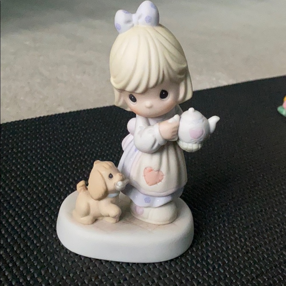 “Friendship” Precious Moments figurine